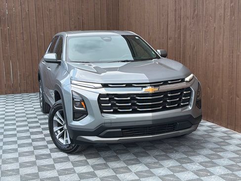 Used 2026 Chevrolet Equinox LT FWD image 9