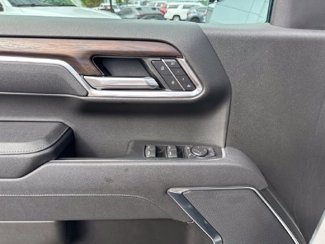 Used 2025 GMC Sierra 1500 SLT AWD/4WD image 12