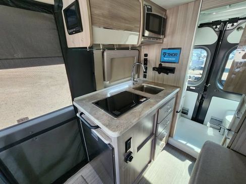 Used 2021 RAM ProMaster 1500 w/ Convenience Group FWD image 23