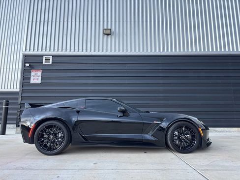 Used 2015 Chevrolet Corvette Z06 w/ 3LZ Preferred Equipment Group RWD image 27