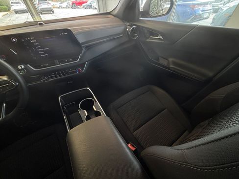 Used 2025 Chevrolet Equinox LT image 34