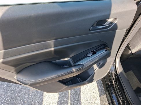 Used 2023 Nissan Altima 2.5 SV image 9