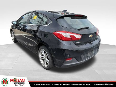 Used 2017 Chevrolet Cruze LT w/ Convenience Package FWD image 4