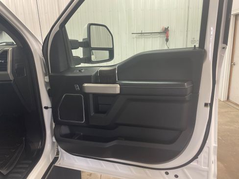 Used 2020 Ford F250 Lariat w/ Lariat Ultimate Package AWD/4WD image 31