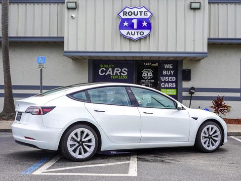 Used 2022 Tesla Model 3 Standard Range Plus RWD image 3