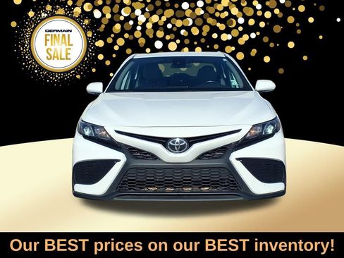 Used 2024 Toyota Camry SE image 3