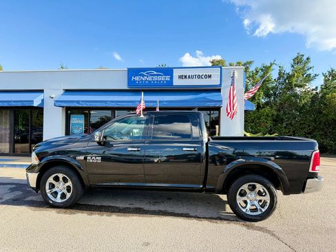 Used 2017 RAM 1500 Laramie w/ Convenience Group AWD/4WD image 32