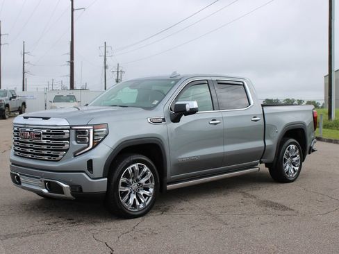 Used 2025 GMC Sierra 1500 Denali w/ Denali Reserve Package AWD/4WD image 2