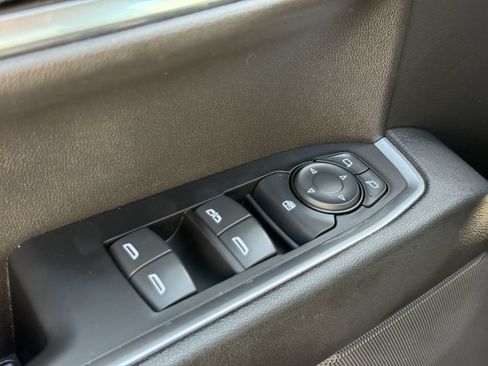 Used 2022 Chevrolet Silverado 1500 LT AWD/4WD image 19
