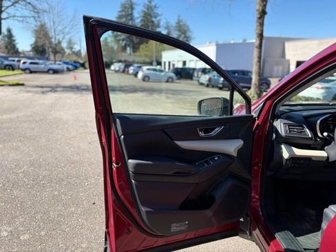 Used 2022 Subaru Ascent Limited image 11