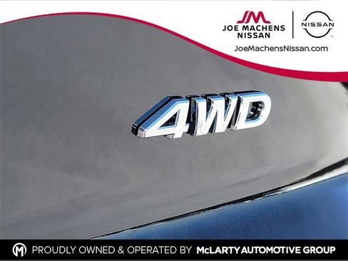 New 2025 Nissan Pathfinder SV image 12