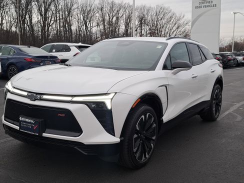Used 2024 Chevrolet Blazer EV RS image 3