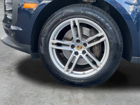 Used 2019 Porsche Macan AWD/4WD image 29