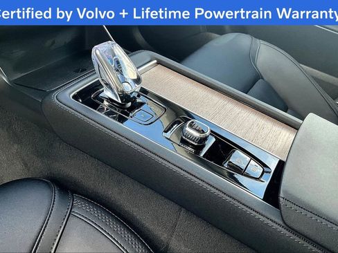 Certified 2025 Volvo XC90 B6 Plus image 19