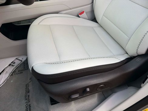 Used 2025 GMC Acadia Denali w/ Super Cruise Package FWD image 21
