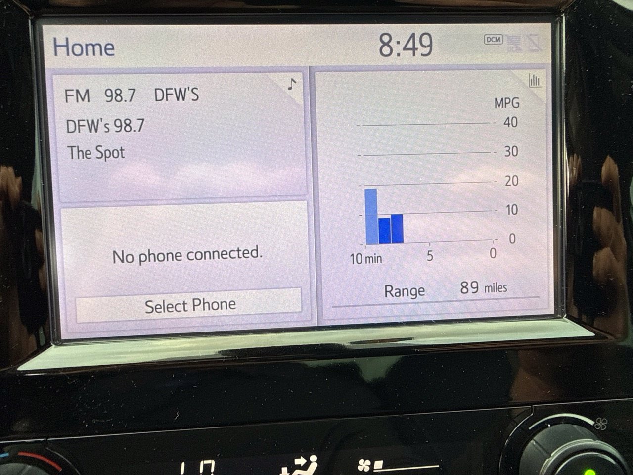 Used 2019 Toyota Camry SE FWD image 25