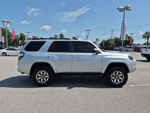Used 2020 Toyota 4Runner TRD Off-Road AWD/4WD image 2