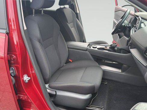 Used 2023 Nissan Rogue S AWD/4WD image 32