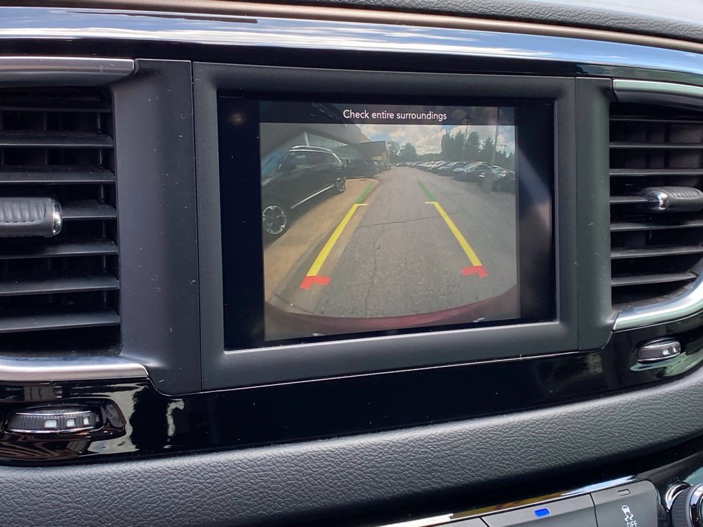 Used 2019 Chrysler Pacifica Touring-L FWD image 18