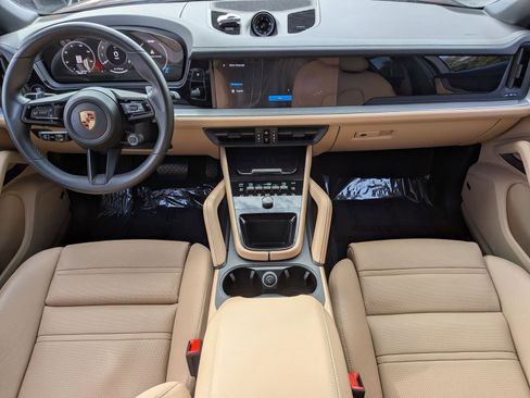 Certified 2025 Porsche Cayenne Coupe image 24