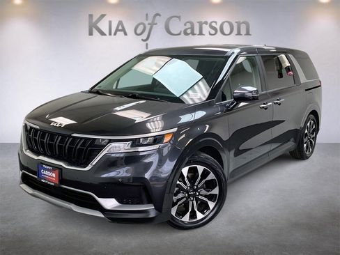 Certified 2022 Kia Carnival EX image 1
