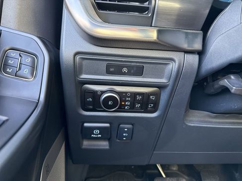 Used 2025 Ford F150 Lariat w/ Equipment Group 501A Mid image 11