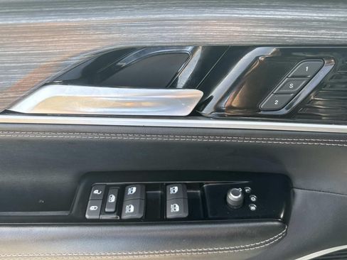 Used 2024 Jeep Wagoneer Series II w/ Flexible Seating Group RWD image 21