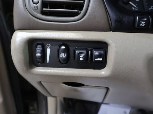 Used 2000 Oldsmobile Intrigue GL FWD image 27