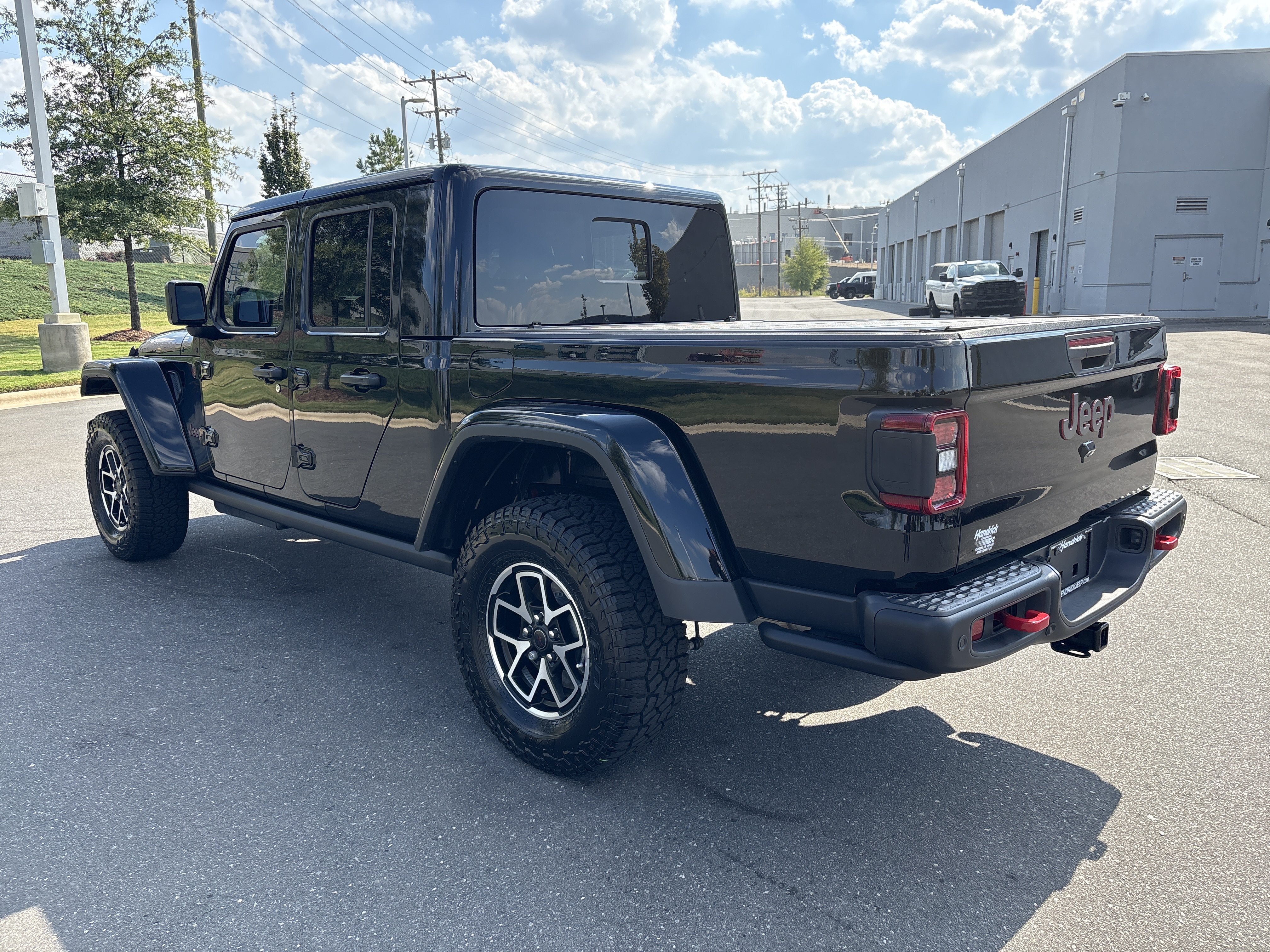 Used 2026 Jeep Gladiator Rubicon AWD/4WD image 7
