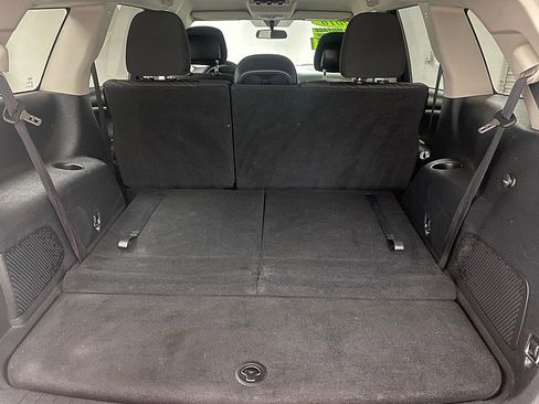 Used 2016 Dodge Journey SE w/ Flexible Seating Group image 12