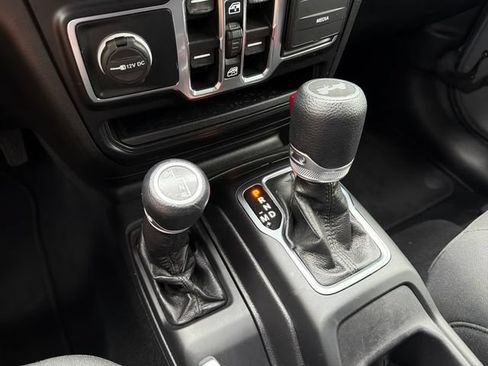 Used 2021 Jeep Wrangler Unlimited Sport AWD/4WD image 16