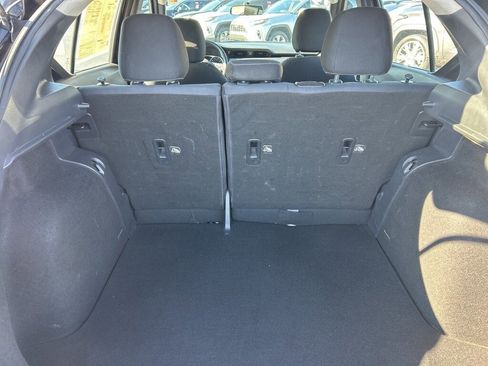 Used 2019 Nissan Kicks S image 13