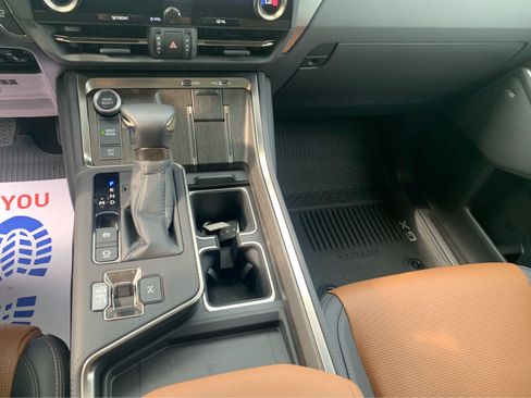 Used 2025 Lexus GX 550 w/ Accessory Package (2T) AWD/4WD image 20