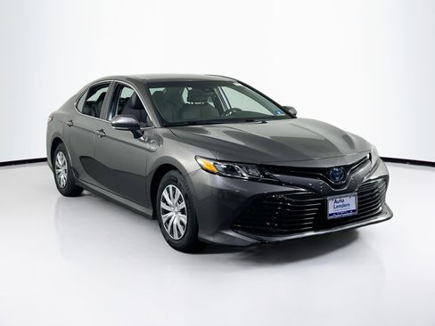 Used 2020 Toyota Camry LE w/ Fleet Convenience Package image 3