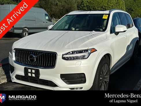 Used 2022 Volvo XC90 T5 Momentum w/ Climate Package image 1