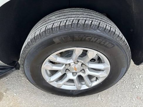 Used 2025 Chevrolet Tahoe LT AWD/4WD image 24