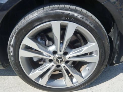 Used 2018 Mercedes-Benz C 300 4MATIC Sedan image 32