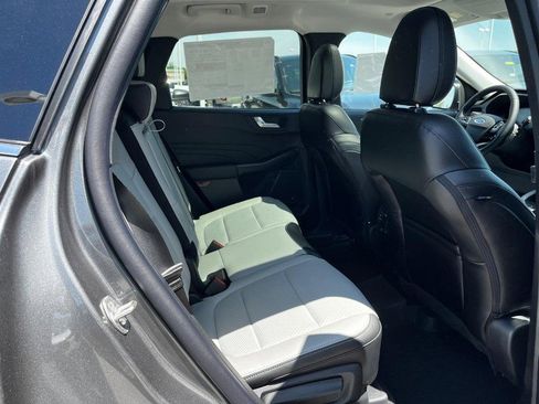 New 2025 Ford Escape SE image 4