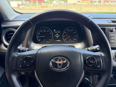 Used 2017 Toyota RAV4 XLE AWD/4WD image 24