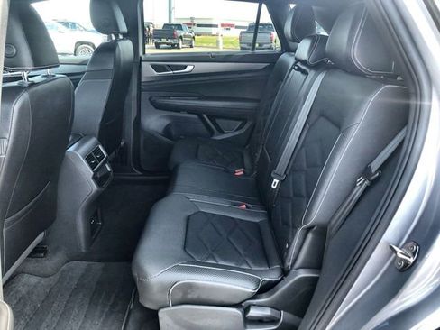 Used 2025 Volkswagen Atlas Cross Sport SE AWD/4WD image 21
