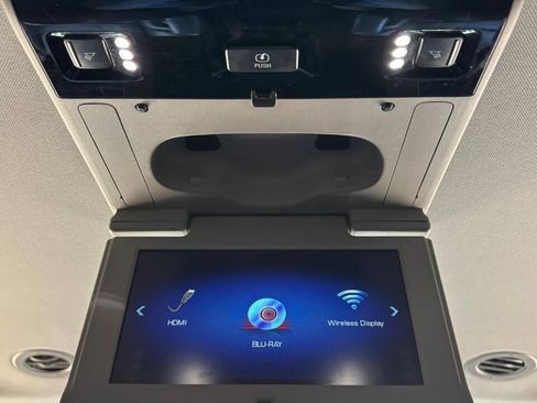 Used 2019 Cadillac Escalade ESV Luxury w/ LPO, Radiant Package AWD/4WD image 31