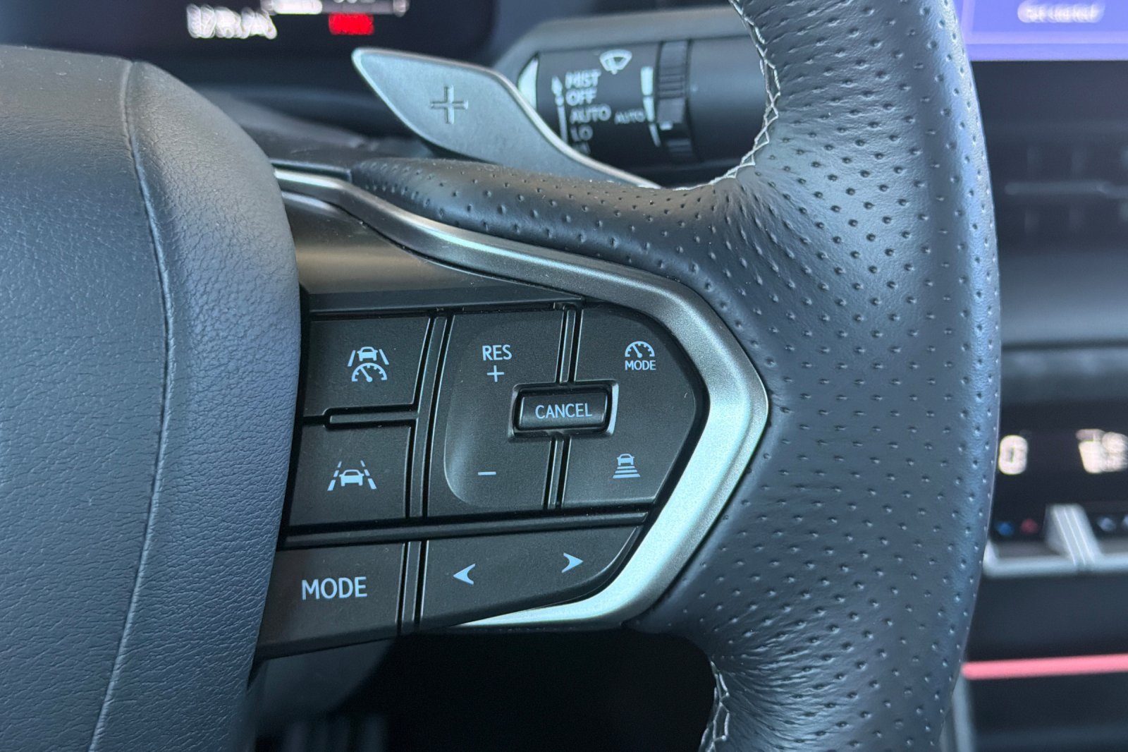 Used 2026 Lexus IS 350 F Sport w/ Accessory Package Z1 RWD image 31