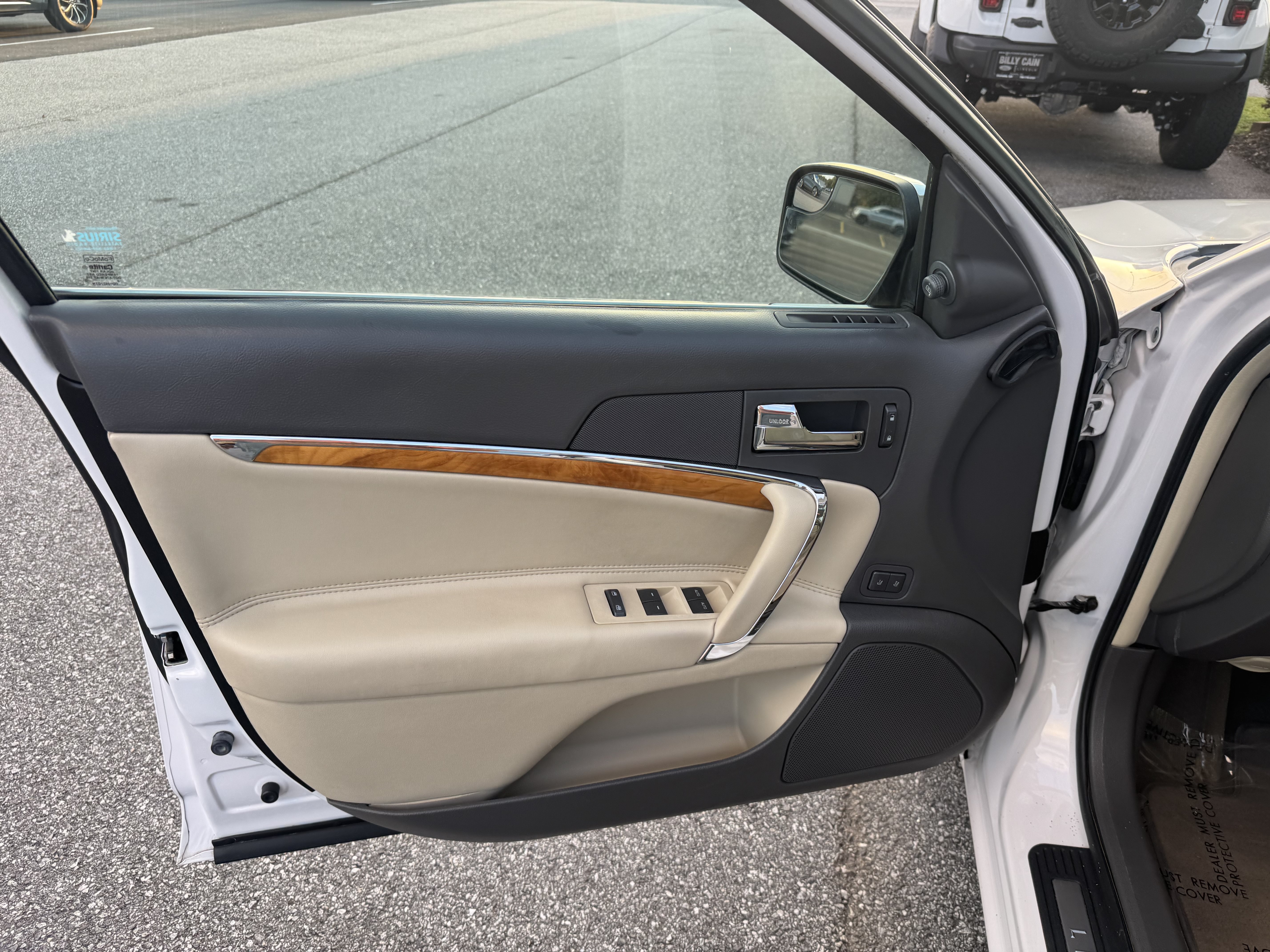 Used 2011 Lincoln MKZ FWD image 6