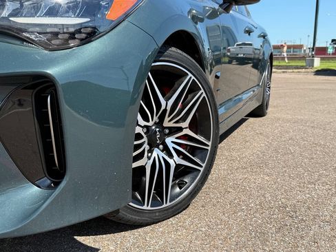 Used 2022 Kia Stinger GT1 RWD image 17