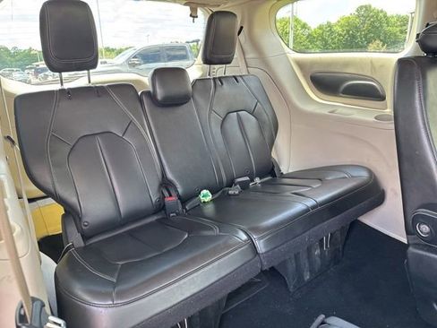 Used 2021 Chrysler Voyager Lxi FWD image 19