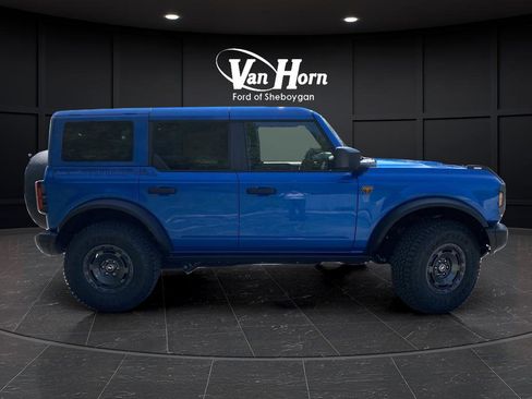 New 2025 Ford Bronco Badlands w/ Sasquatch Package AWD/4WD image 2