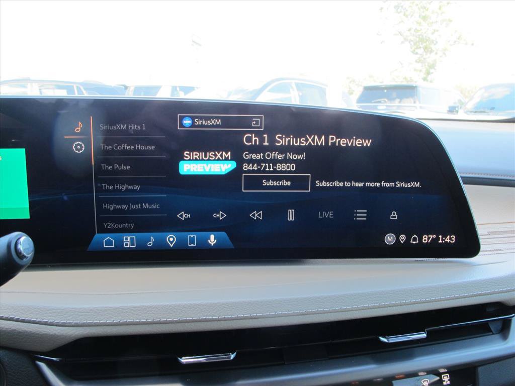 Used 2024 Cadillac XT4 Premium Luxury w/ Technology Package FWD image 16