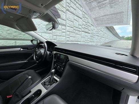 Used 2020 Volkswagen Passat 2.0T SE FWD image 22