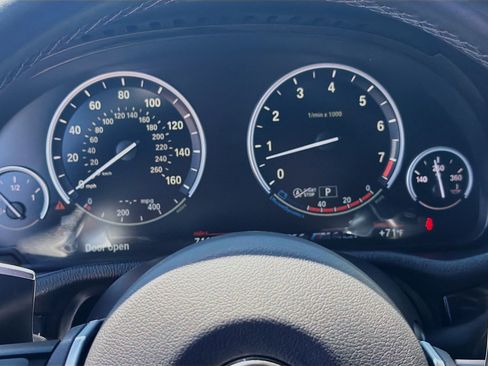 Used 2018 BMW X4 M40i image 11