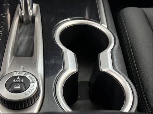 Used 2018 Nissan Pathfinder S image 22